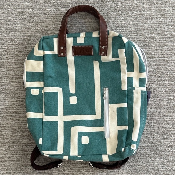Maika Recycled Canvas Zippered Backpack in Malibu Natural & Teal Vegan Straps - Picture 3 of 13